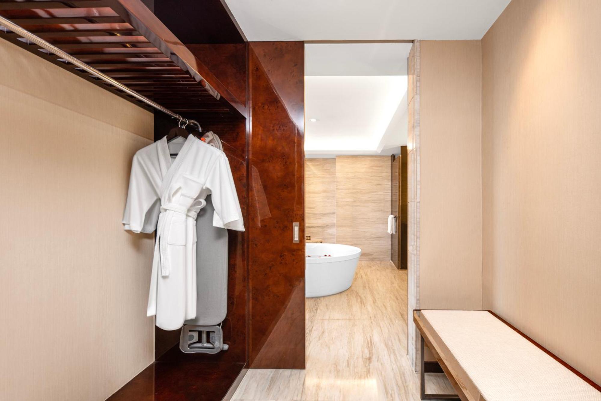 Hotel Wyndam Xuzhou East Exterior foto